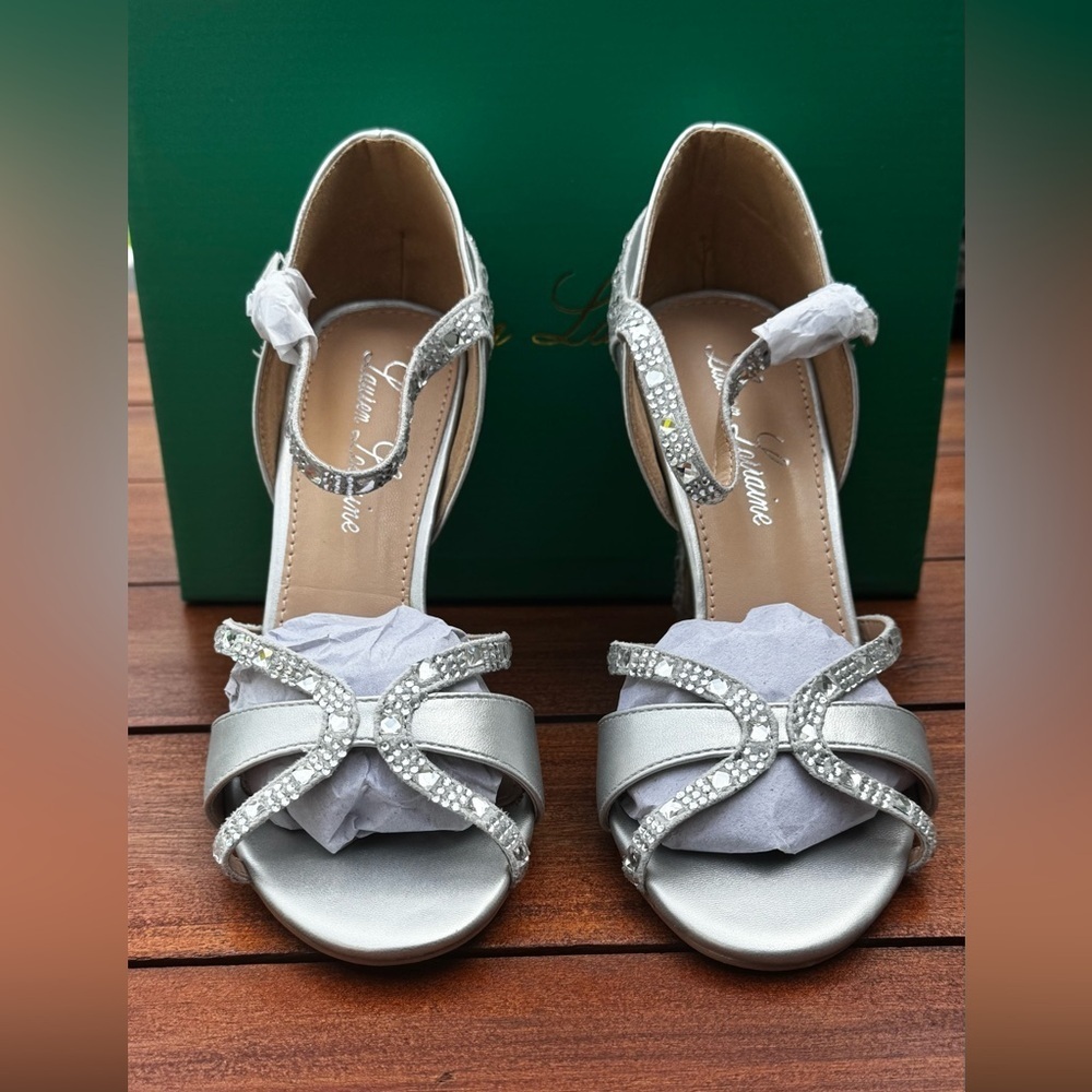 Lauren Lorraine Daisy Rhinestone Embellished Silver Strappy Heels Size 5.5, NIB - Picture 2 of 10